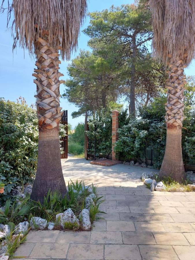 La Dimora In Riva Al Mare Hotel Vieste Bagian luar foto